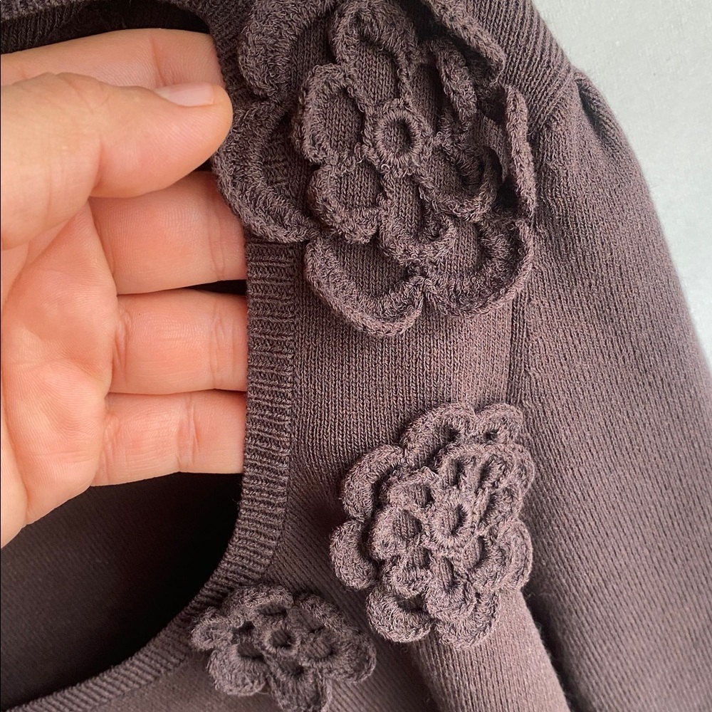❤️LOFT Chocolate Knit Top with Floral Details - Picture 6 of 11